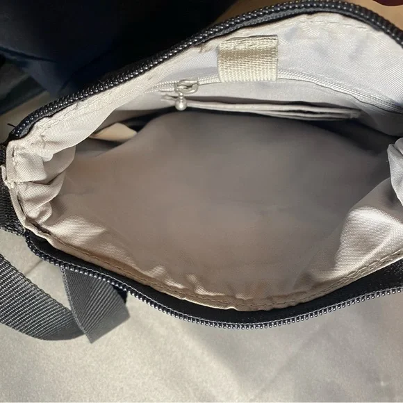 Baggallini set of two purses, one shoulder strap, one adjustable Crossbody black - Picture 5 of 15